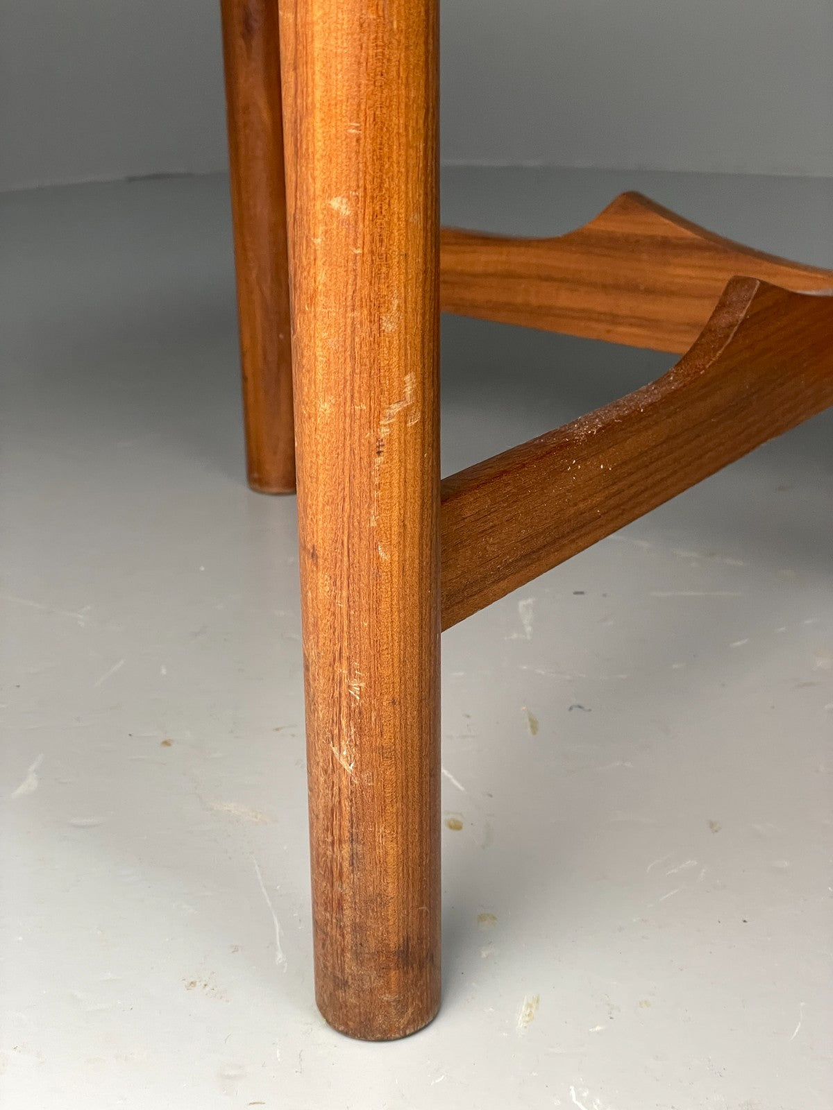 Vintage Teak Coffee Table 1960s Round Shape Mid Century EB11509 MWOO8
