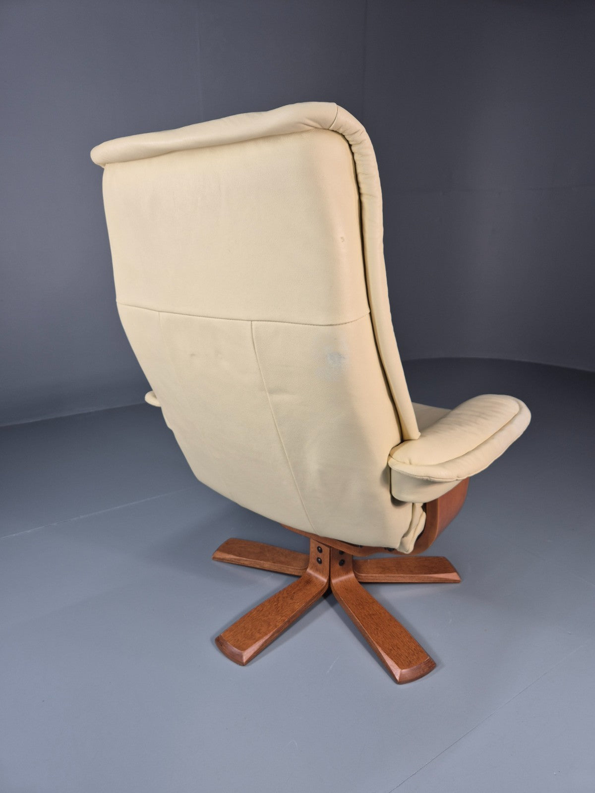 Vintage Swivel Recline Lounge Chair Danish Cream Leather 1990s EB11433 MSWI4