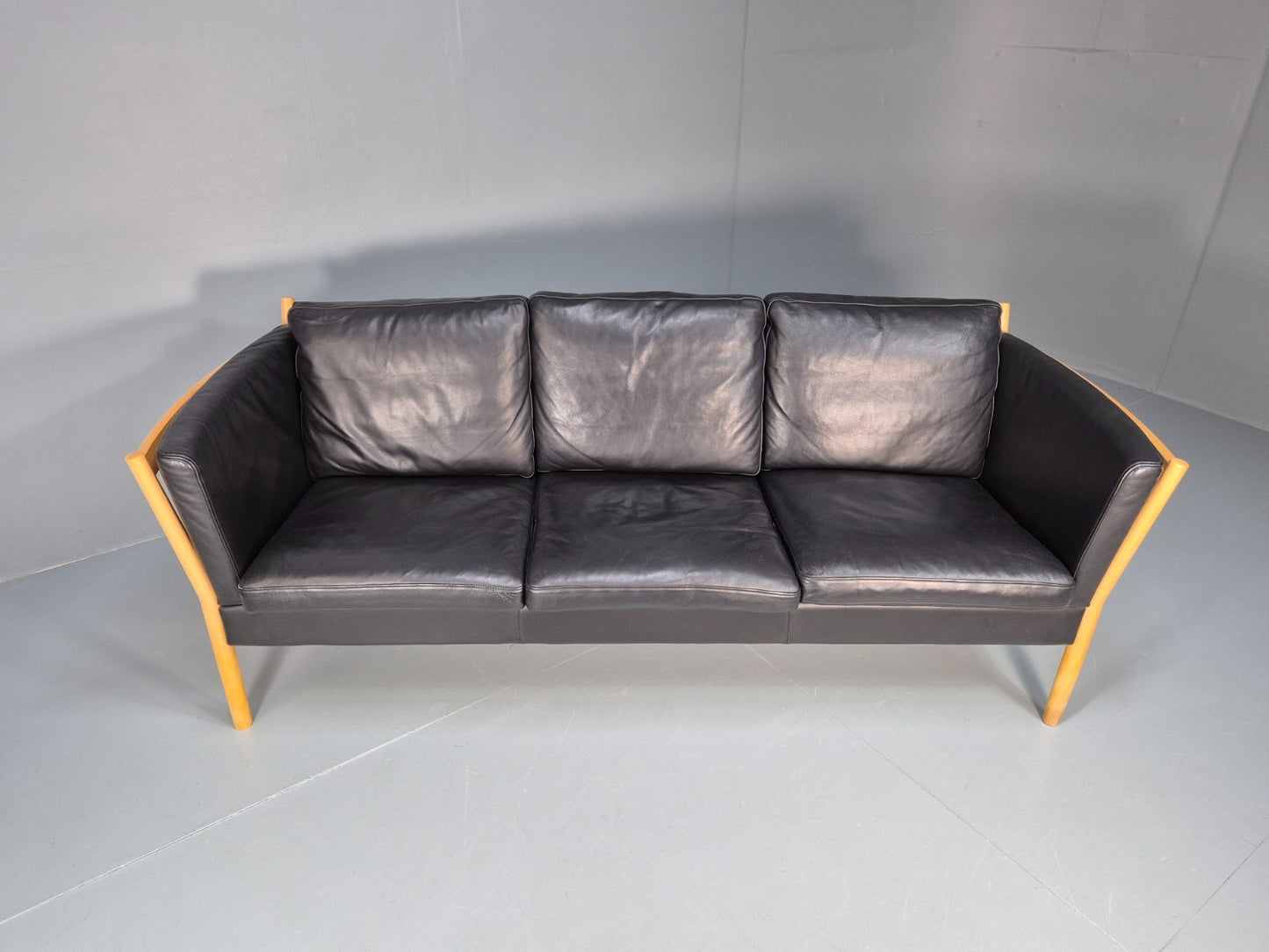 Mid Century Three Seater Sofa Beech Ends Black Leather 1980s Retro EB10399 M3SS5