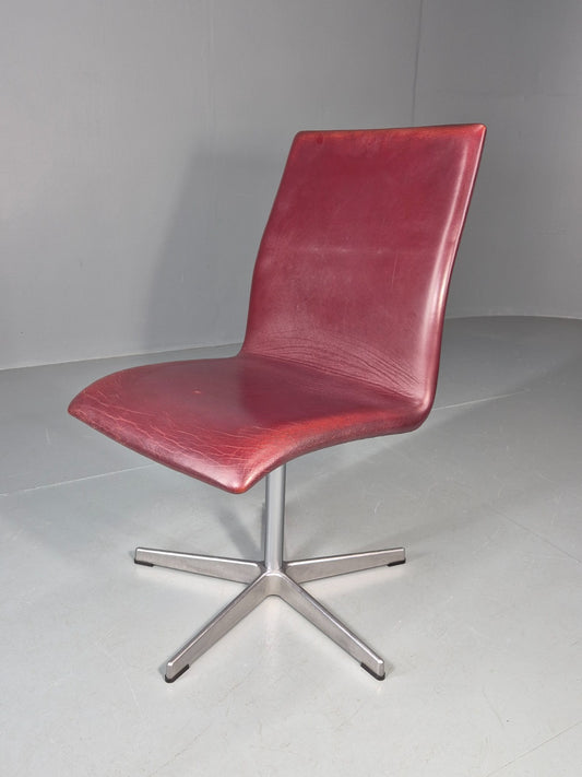 Vintage Fritz Hansen Oxford Chair Arne Jacobsen Design 2004 MCM EB11753 MSWI0