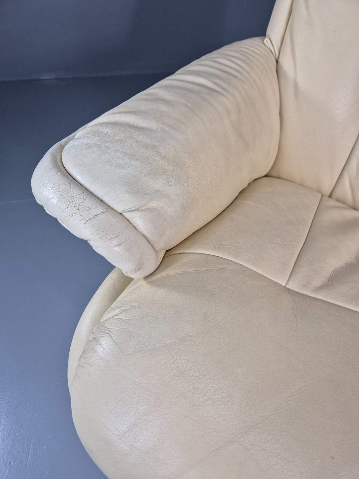 Vintage Swivel Recline Lounge Chair Danish Cream Leather 1990s EB11433 MSWI11