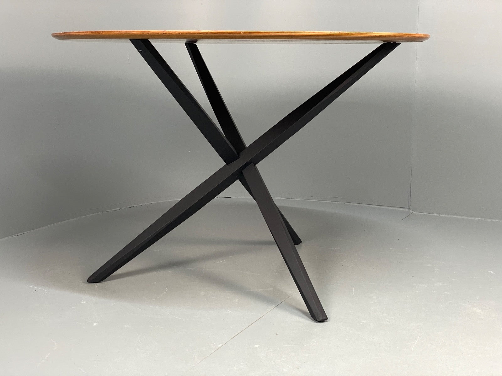 Vintage Circular Dining Table By Robert Heritage For GW Evans 1950s EB11050 MWOO13