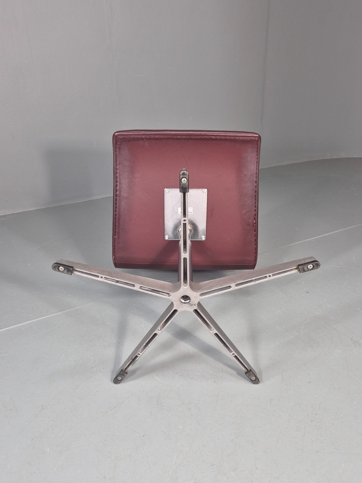 Vintage Fritz Hansen Oxford Chair Arne Jacobsen Design 2004 MCM EB11755 MSWI10