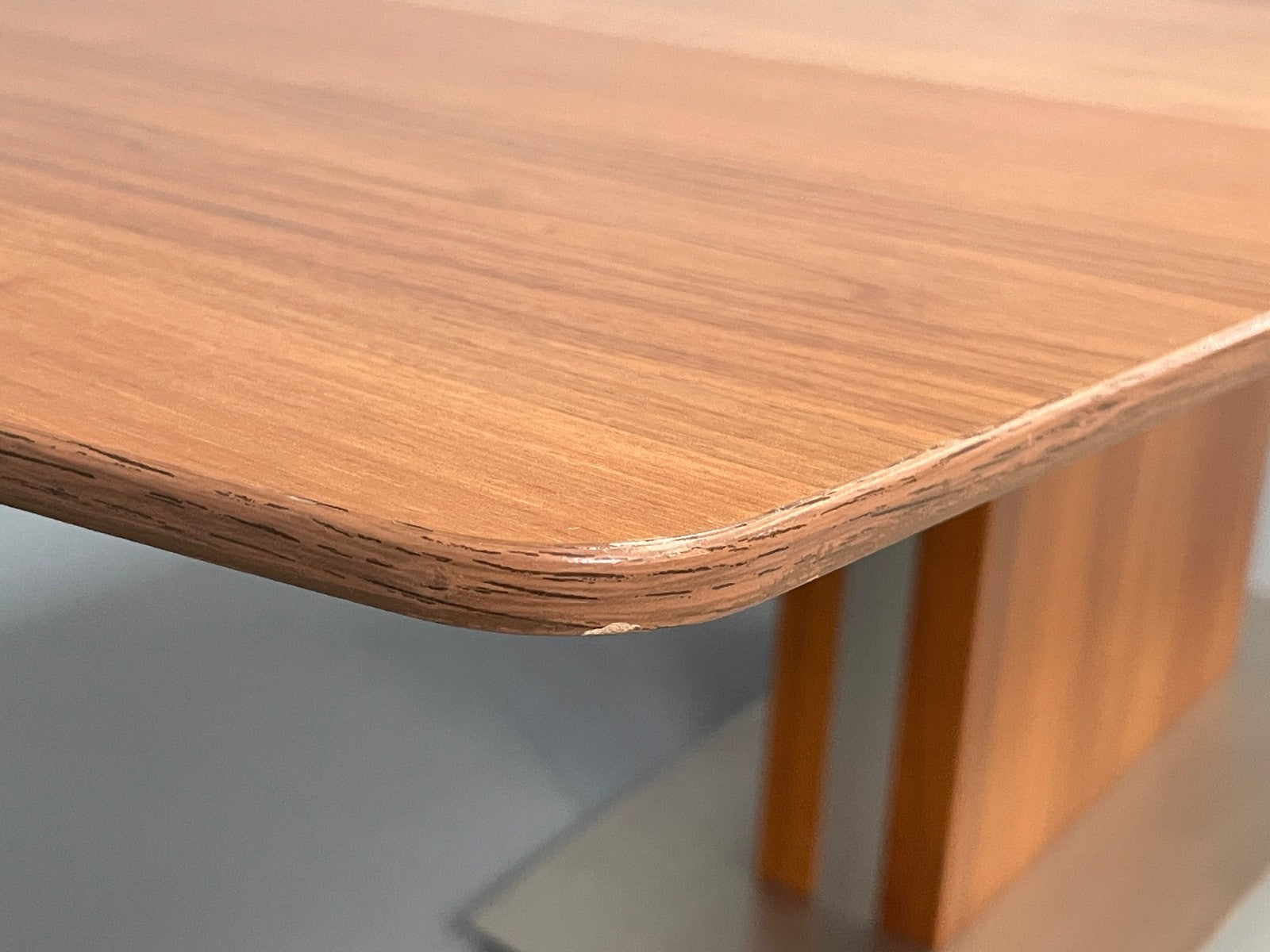 Modern Extending Dining Table By Bo Concept Walnut Effect EB11041 MWOO4