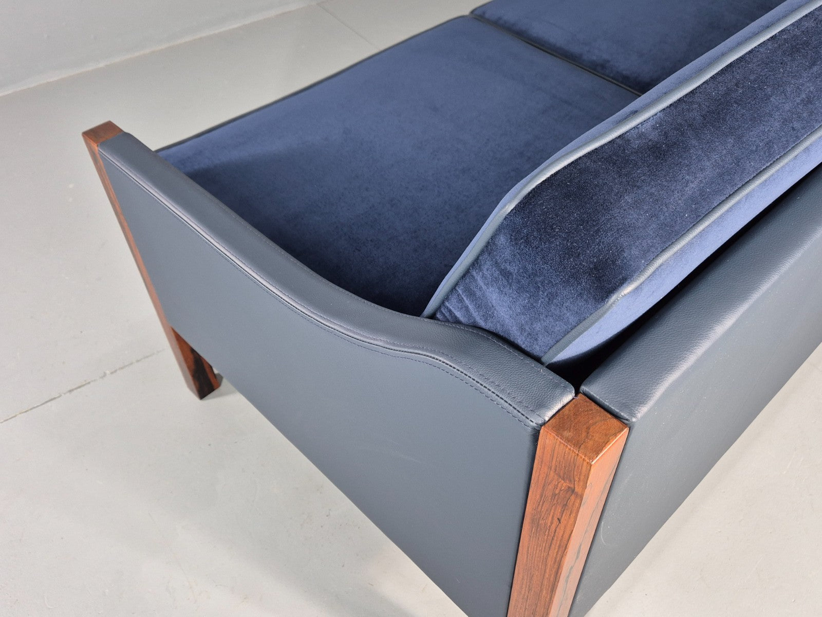 Vntage 2 Seater Sofa Danish Erik Jorgensen New Leather Upholstery  EB11927 M2SS18