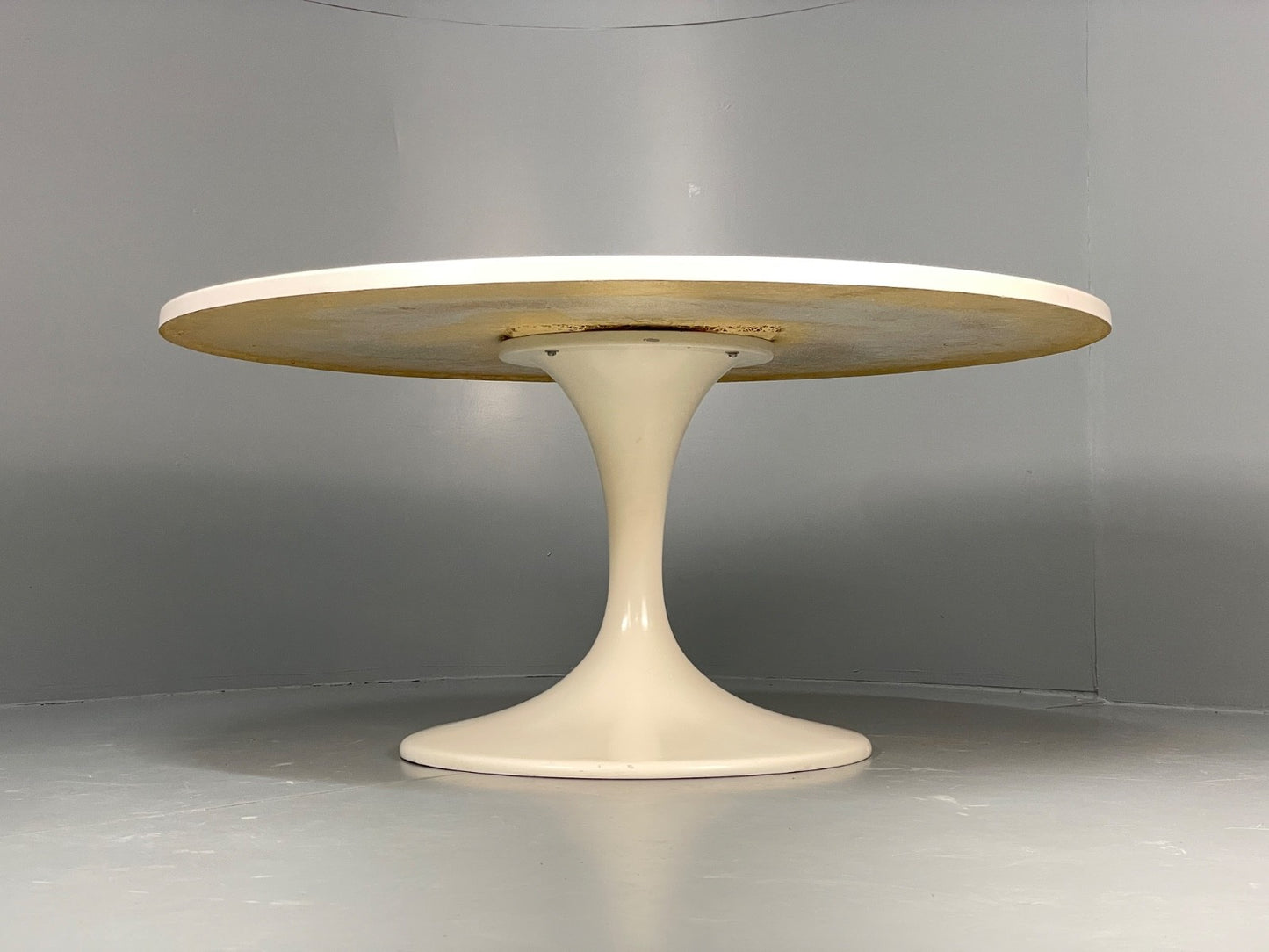 Vintage Round Coffee Table White Fibreglass 1970s Tulip Style EB11237 MWOO3