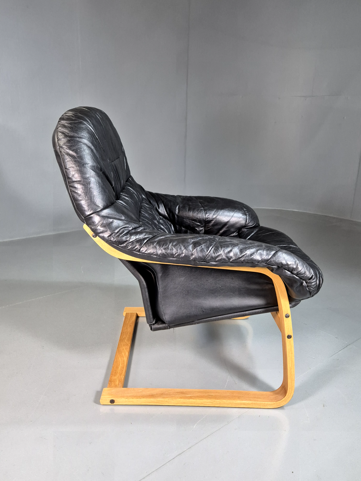 Vintage Danish Lounge Chair Black Leather Bentwood Frame Retro MCM EB7254 MBEN5