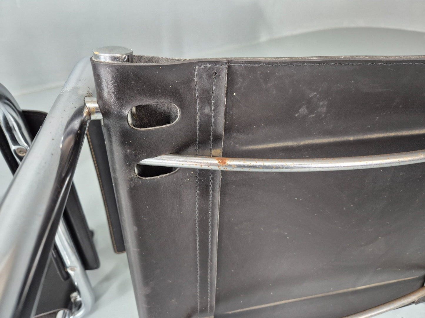 2 Leather and Chrome Elbow Chair Bauhaus Style Vintage 1980s Retro EB11214 MNOR15