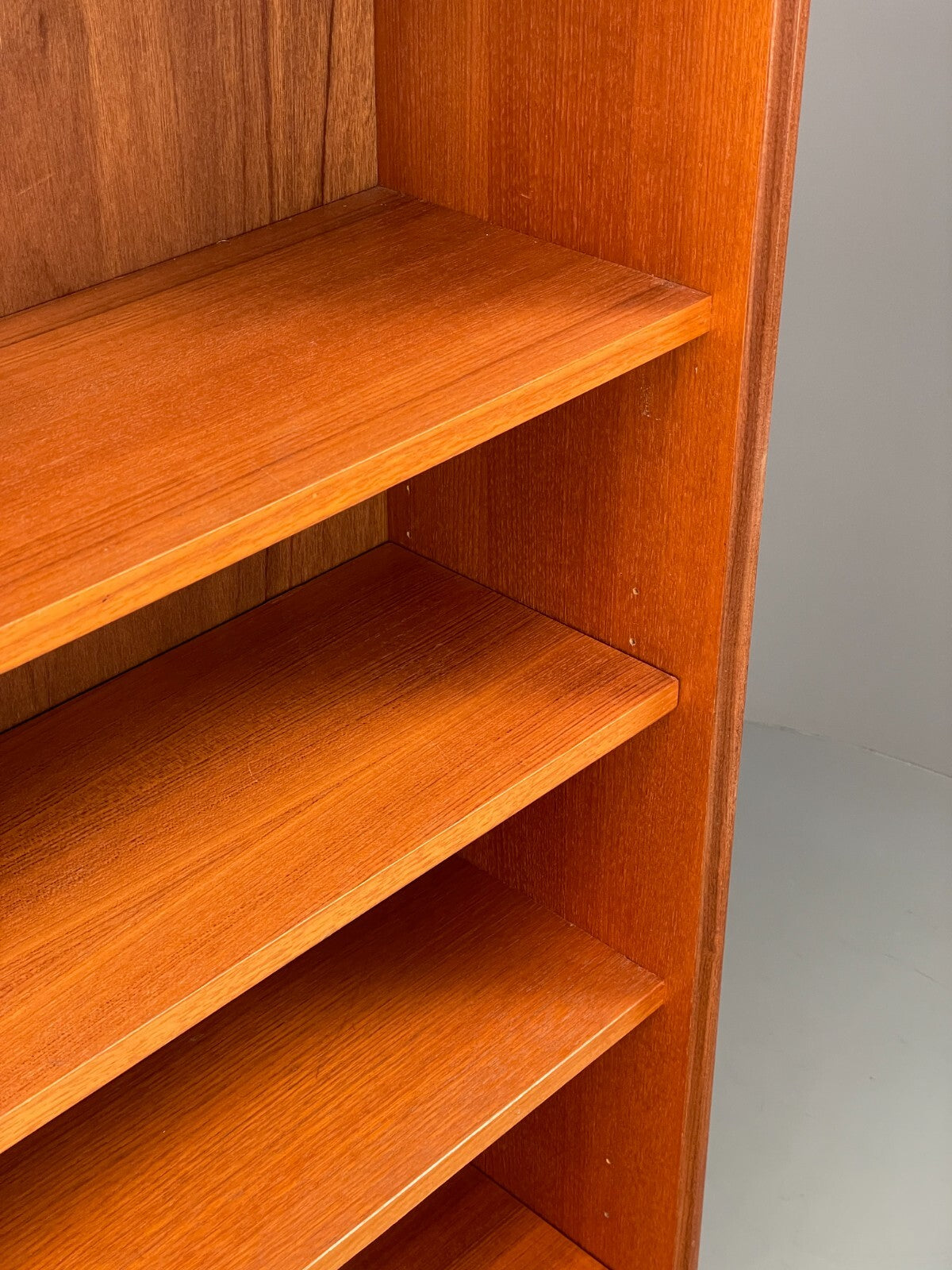 Vintage G-Plan Teak Tall Bookcase Adjustable Retro Shelving Storage EB9422 MWOO - UKDK FURNITURE