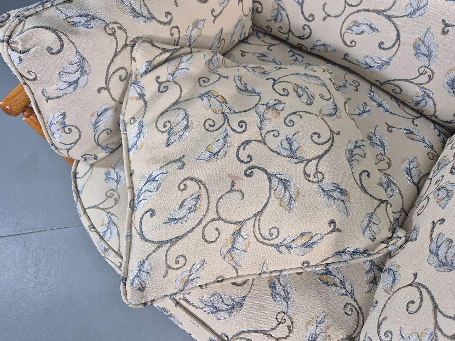 2 Ercol Renaissance Lounge Chairs Ivory Floral Upholstery 1990s EB10974 VCLO15