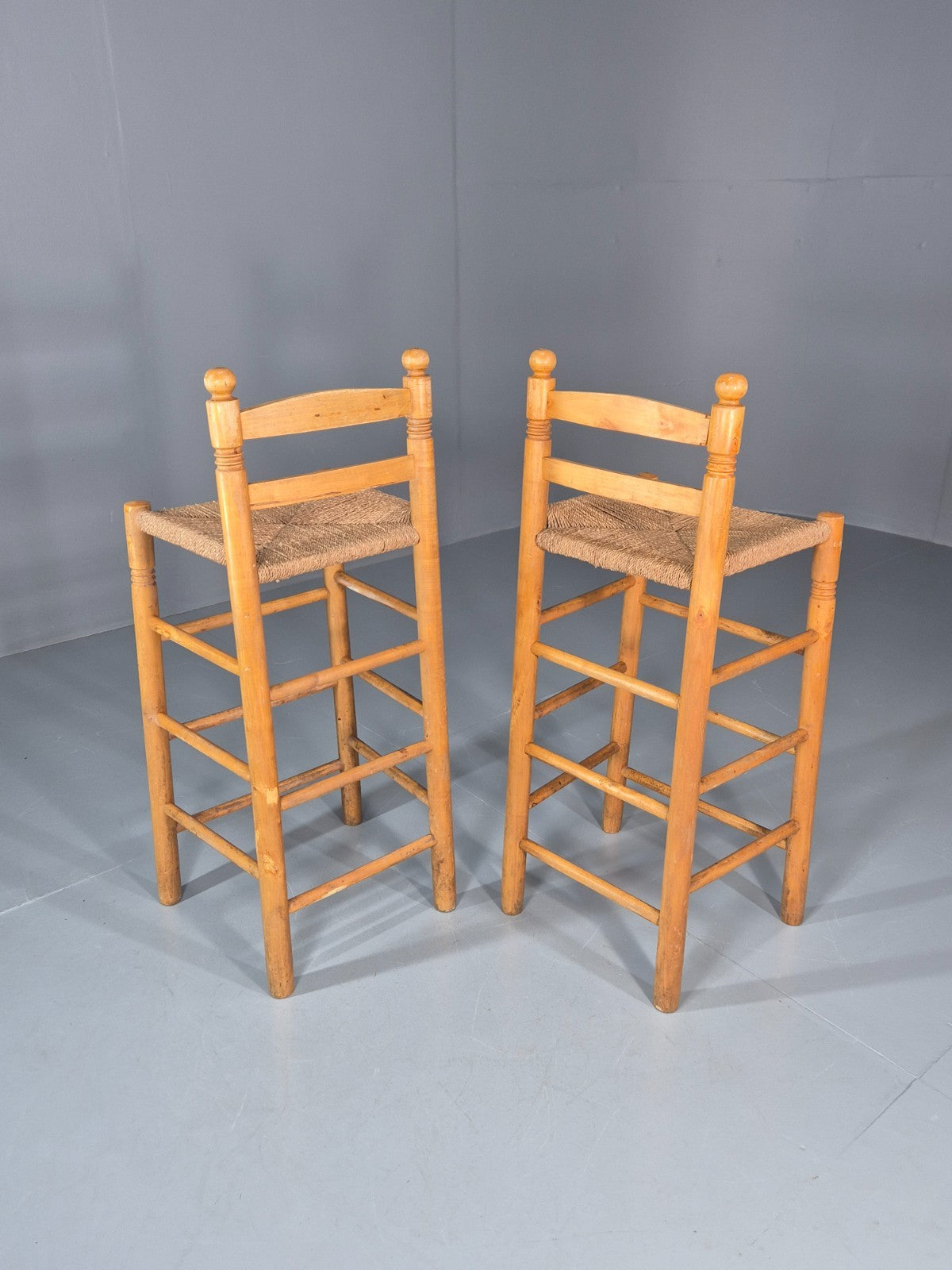 2 Vintage High Bar Stools 1980s Pine Rush Seats Retro  EB11014 VDIN3