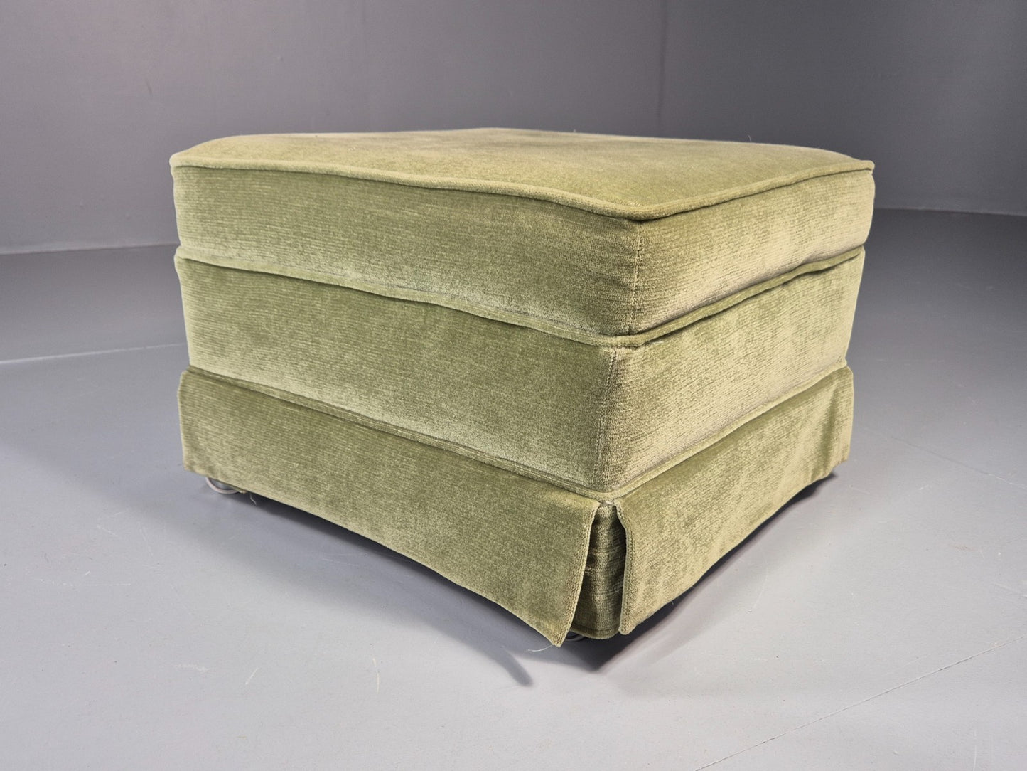 Vintage 1970s Footstool Pouffe Green Velour Retro EB11483 MFOO12