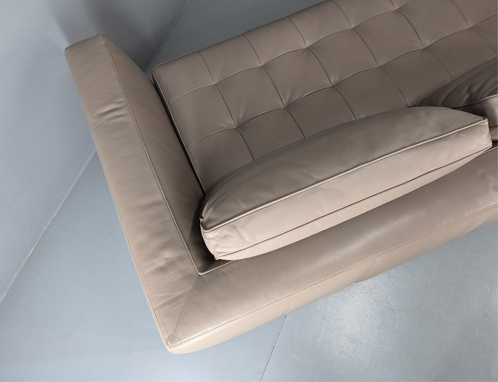 Maxalto Four Seater Sofa Grey Leather Italian Quality Lucrezia EB11269 M4SS21