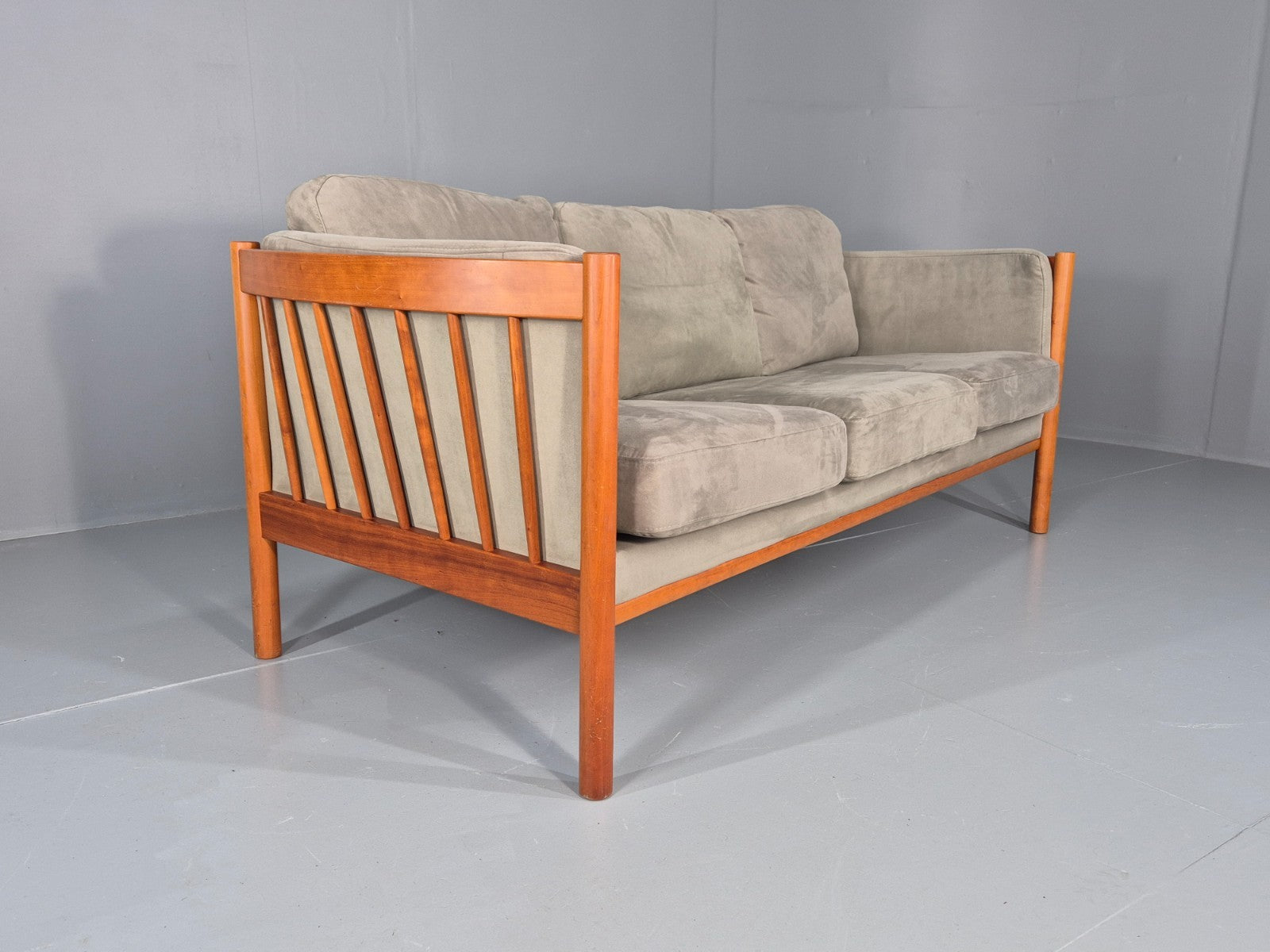 Vintage 3 Seat Settee Mid Century Danish Design Beech Wood Frame EB10553 M2SS9