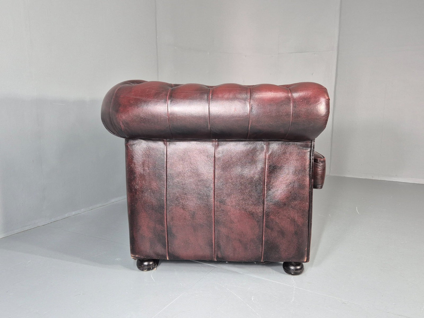 Two Seat Vintage Chesterfield Sofa Red Leather 1980s Retro EB11360 VCHE12