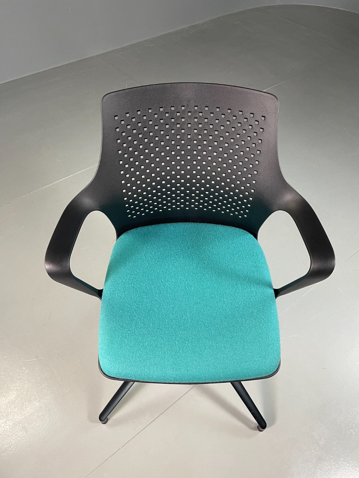Vintage Desk Chair Turquoise Black Plastic Calibre Mint 401 EB6830 MSWI6