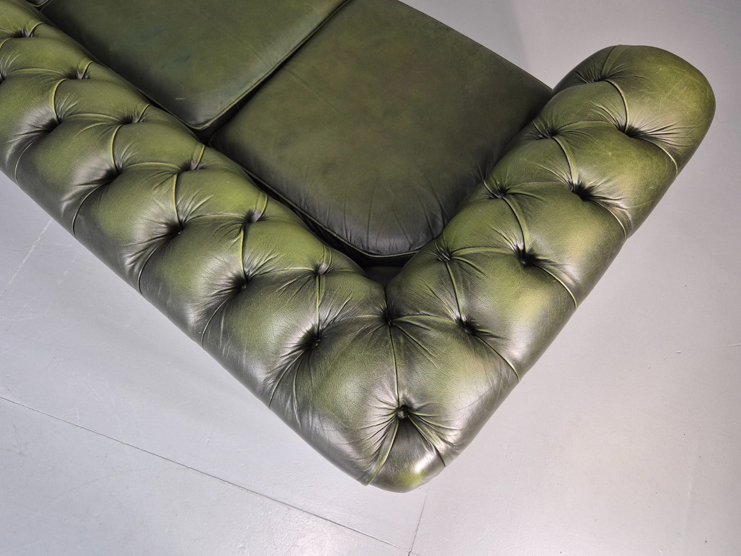 Three Seater Green Leather Chesterfield Quality Version Retro EB11032 VCHE16