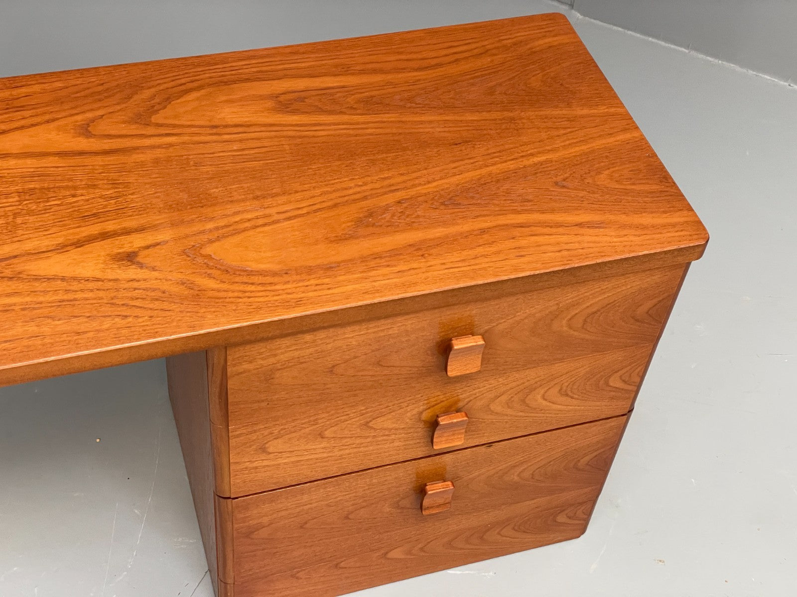 Vintage Stag Teak Desk Dresser Drawers Retro 1970s EB11792 MWOO2