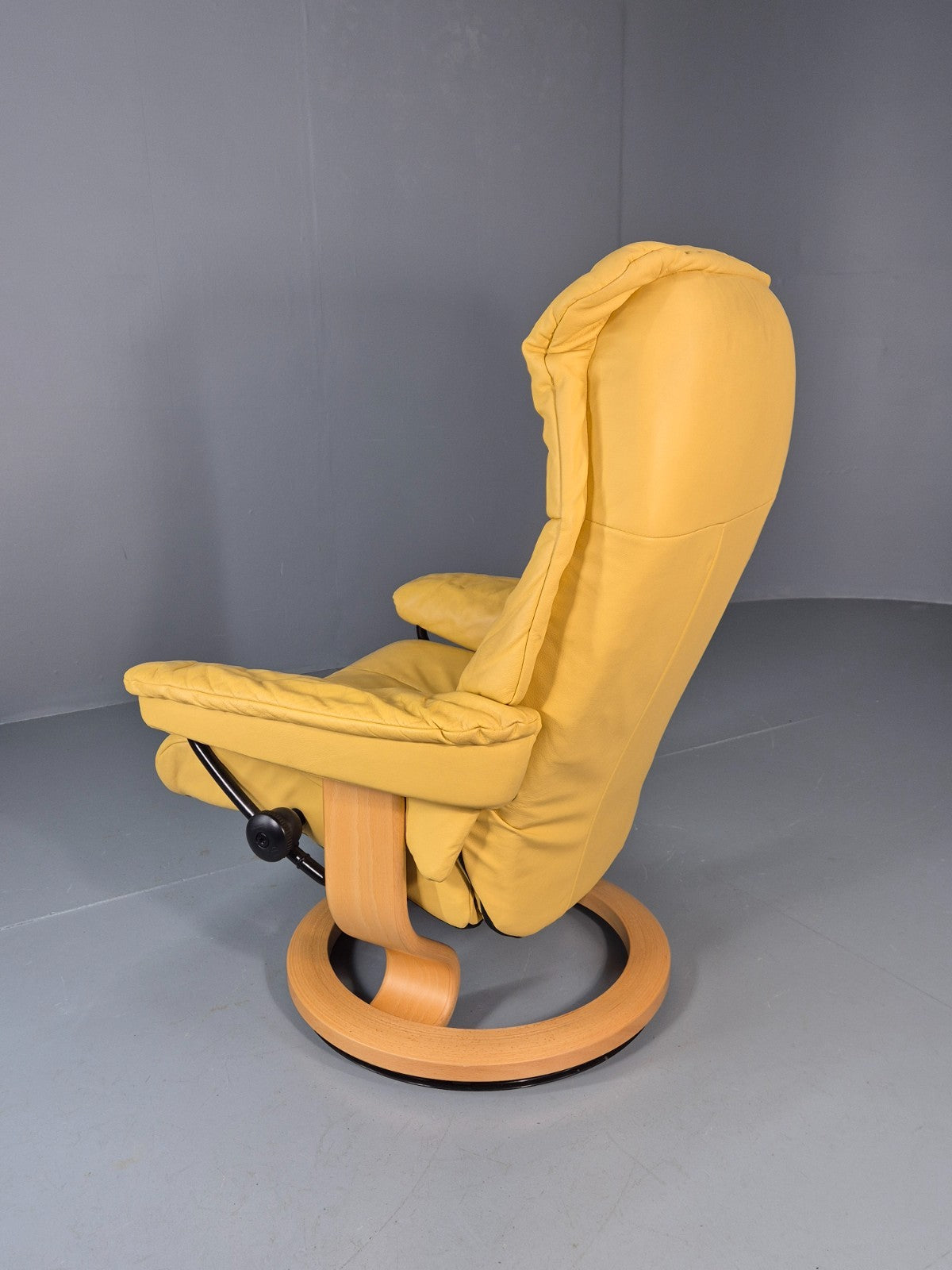 Stressless Swivel Recliner Chair  Ekornes Yellow Leather 1990s EB11574 MWOO12