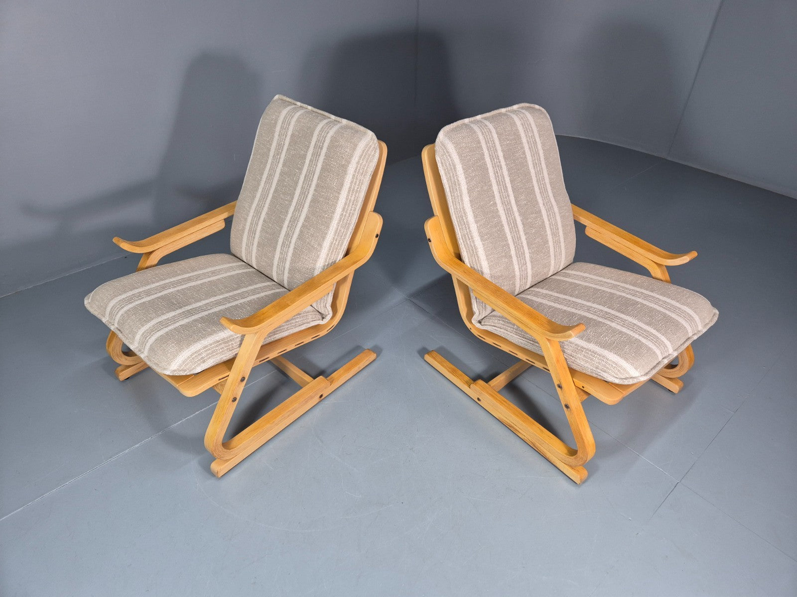 2 Mid Century Lounge Chairs New Upholstery Bentwood Vintage Danish EB10317 MBEN1
