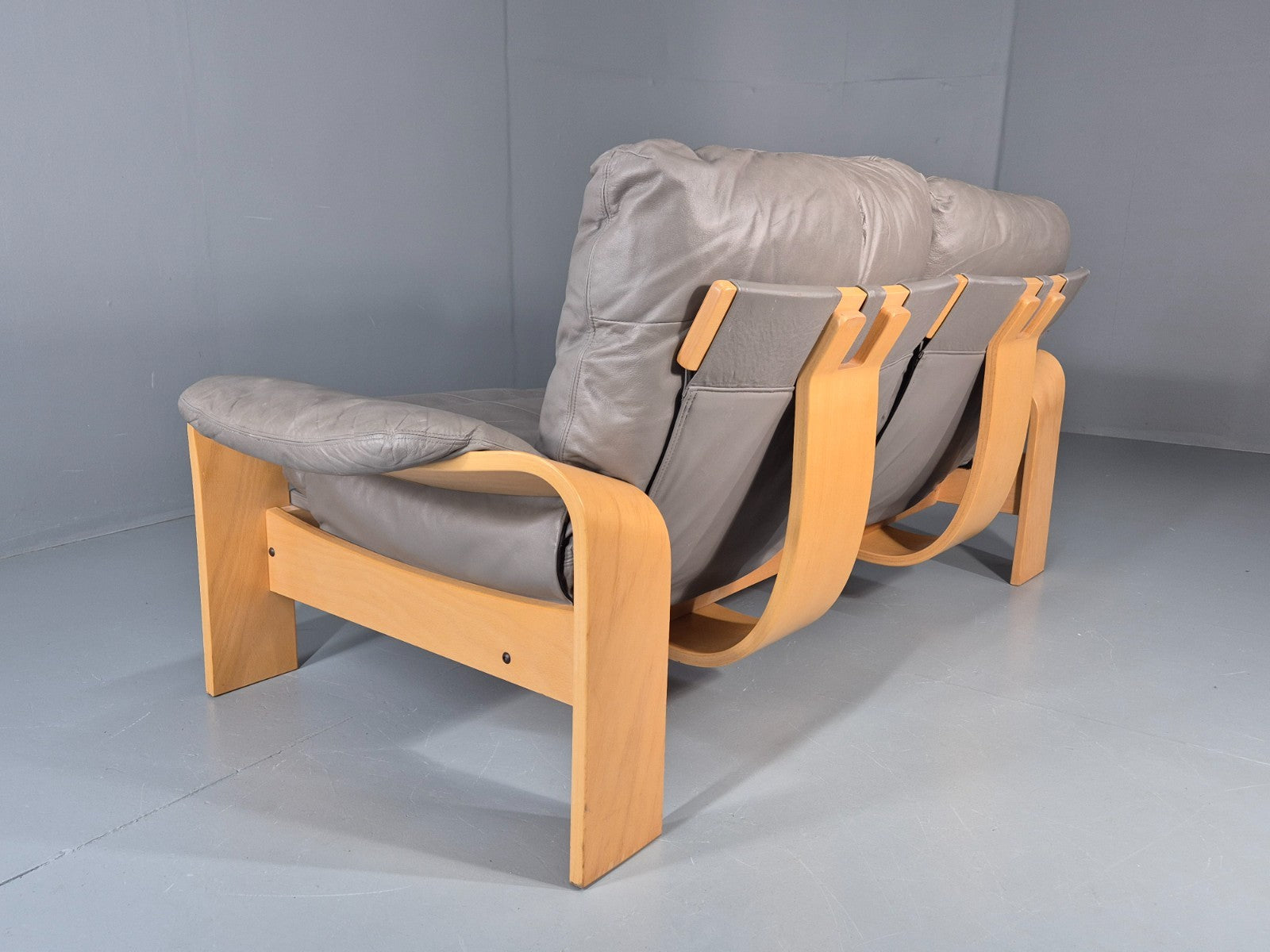 Two Seater Vintage Settee Bentwood and Grey Leather 1980s Retro MCM EB11390 M2SS16