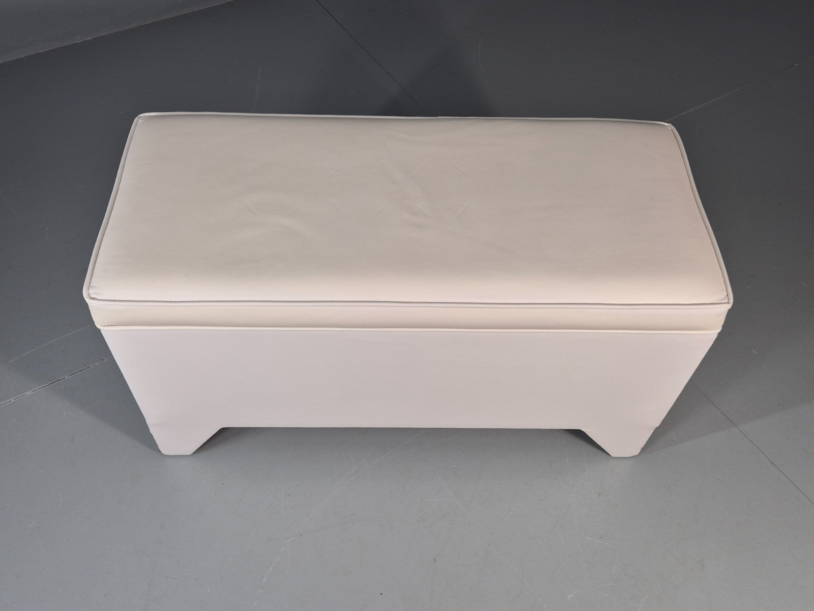 1970s Vinyl Ottoman Storage Chest White Retro Kitsch EB11572 MWOO7