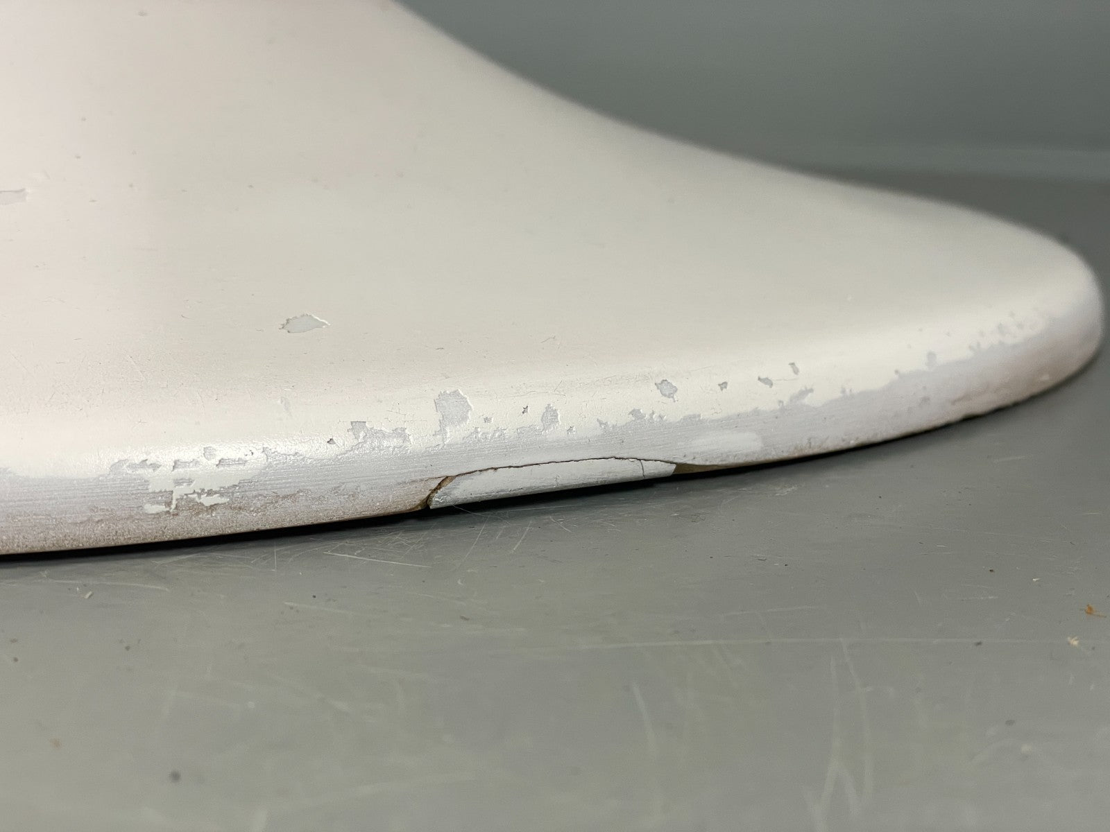 Vintage Round Coffee Table White Fibreglass 1970s Tulip Style EB11238 MWOO11