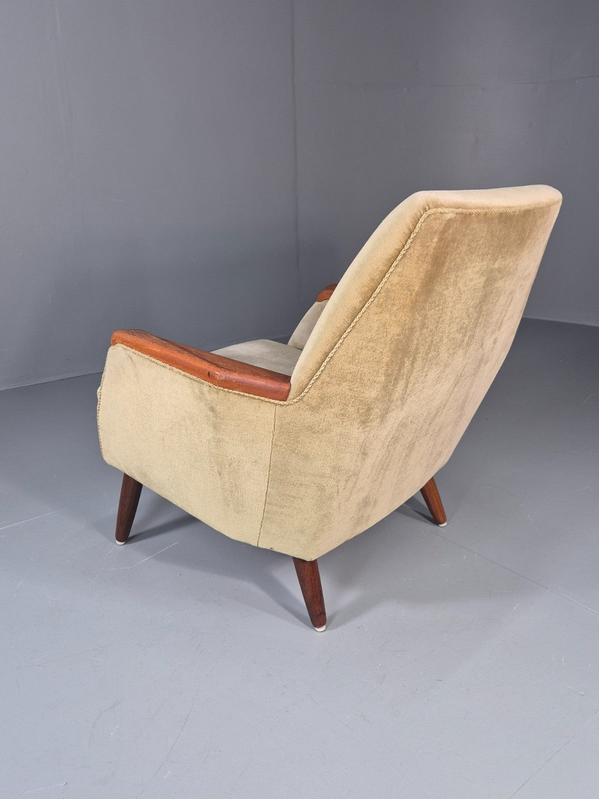 Vintage Mid Century Lounge Chair 1960s Green Velour Teak Detail EB11296 MNOR14