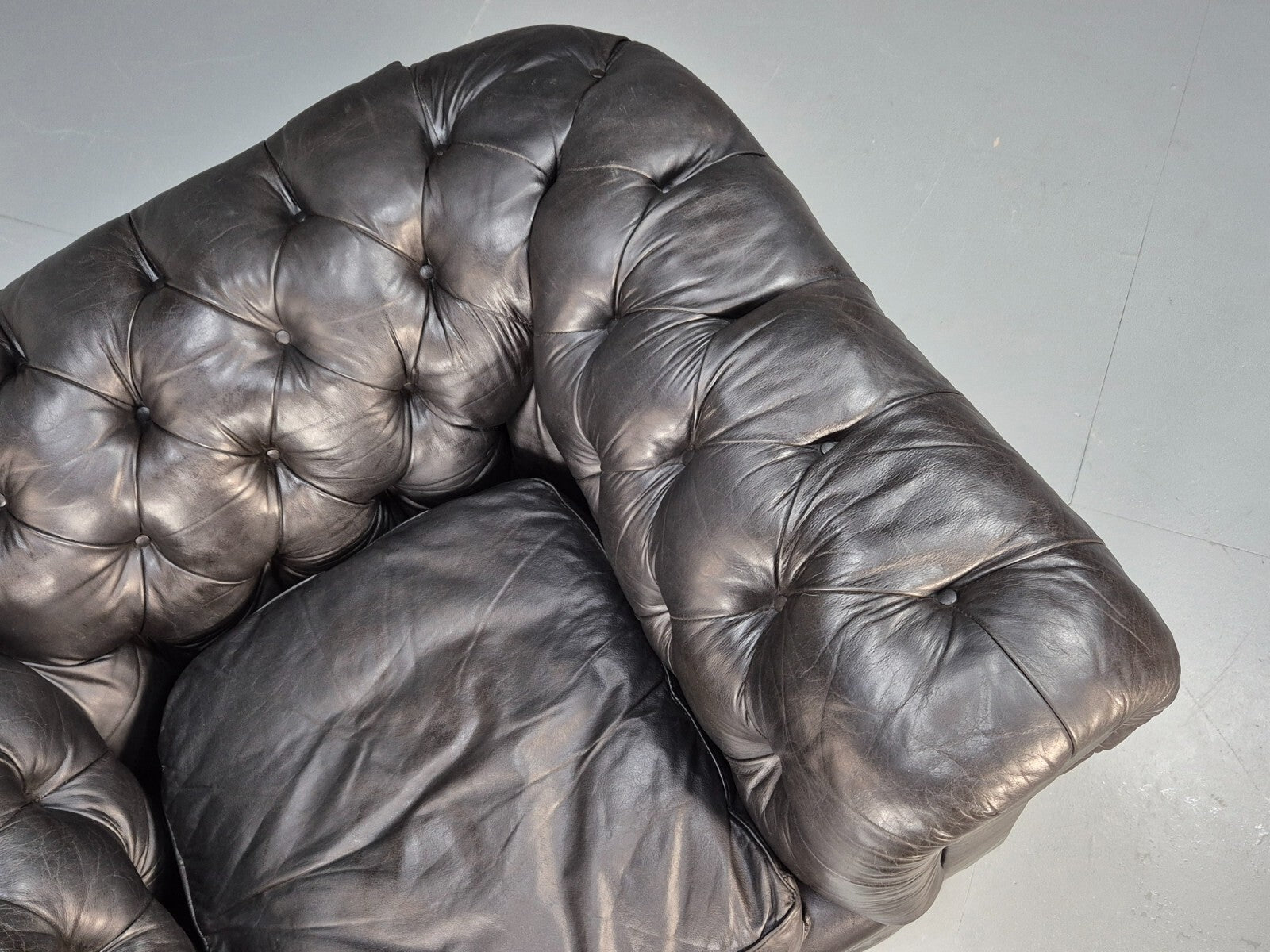 Vintage Black Leather Chesterfield Chair EB9471 VLEA - UKDK FURNITURE