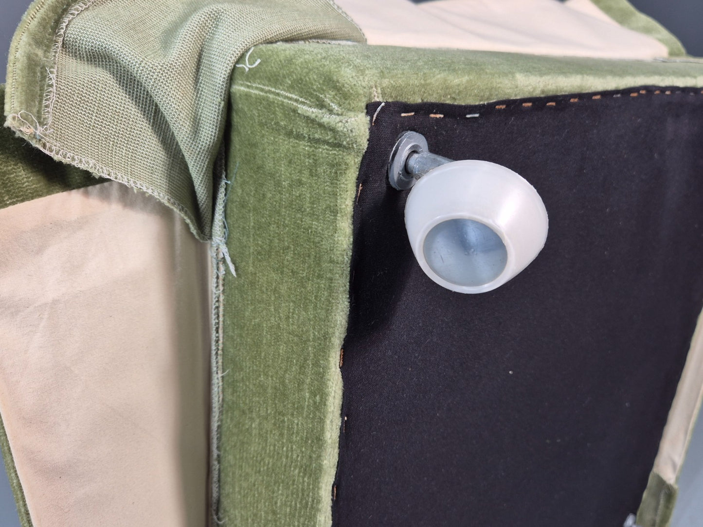 Vintage 1970s Footstool Pouffe Green Velour Retro EB11483 MFOO8