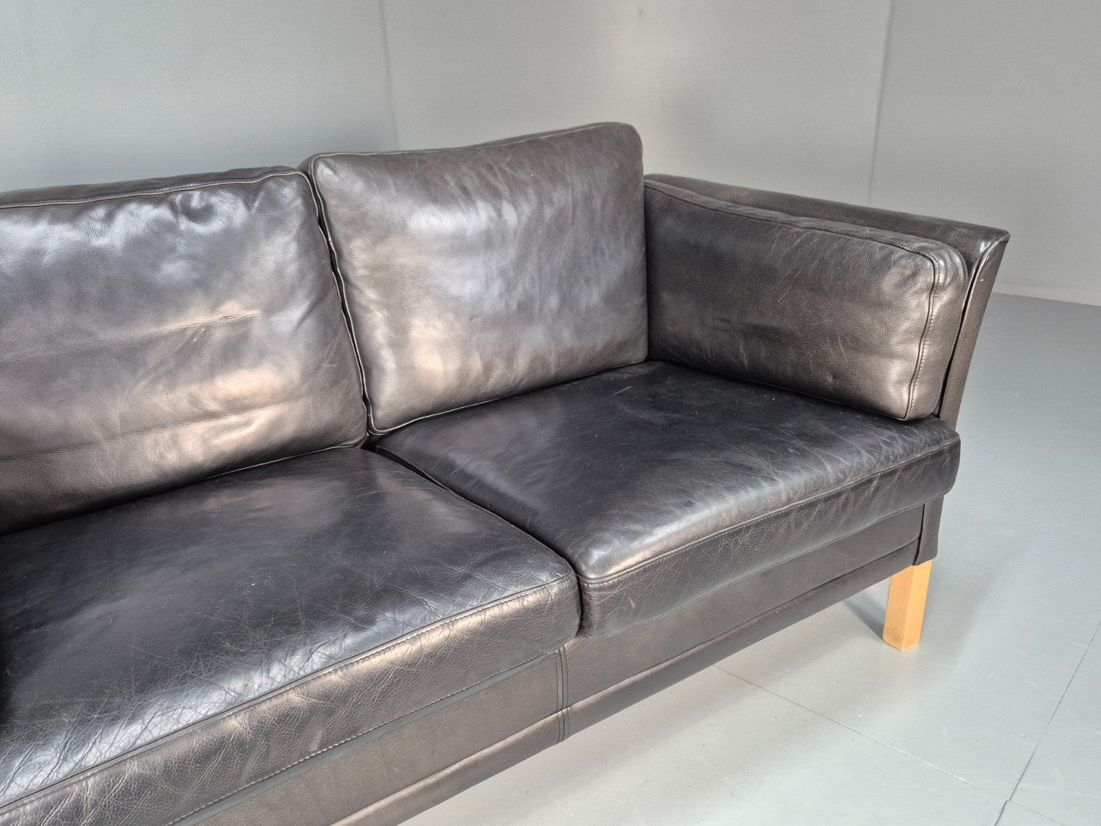 2 Seat Sofa Vintage Danish Black Leather 1970s Retro MId Century EB10112 M2SS2