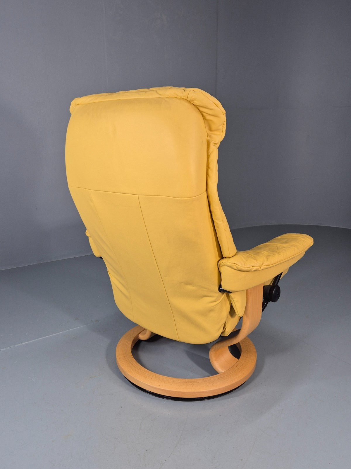Stressless Swivel Recliner Chair  Ekornes Yellow Leather 1990s EB11574 MWOO10