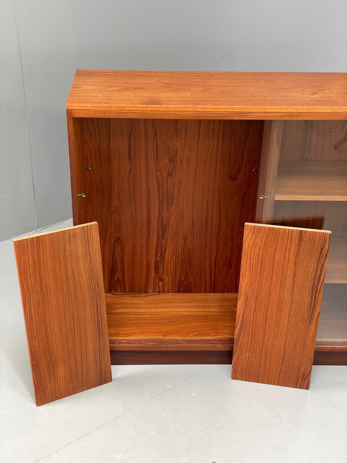 Vintage 1960s Teak Bookcase Shelving Glass Doors Mid Century EB11057 MWOO17