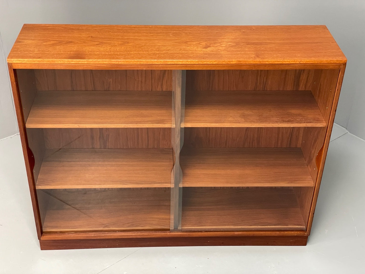 Vintage 1960s Teak Bookcase Shelving Glass Doors Mid Century EB11057 MWOO3