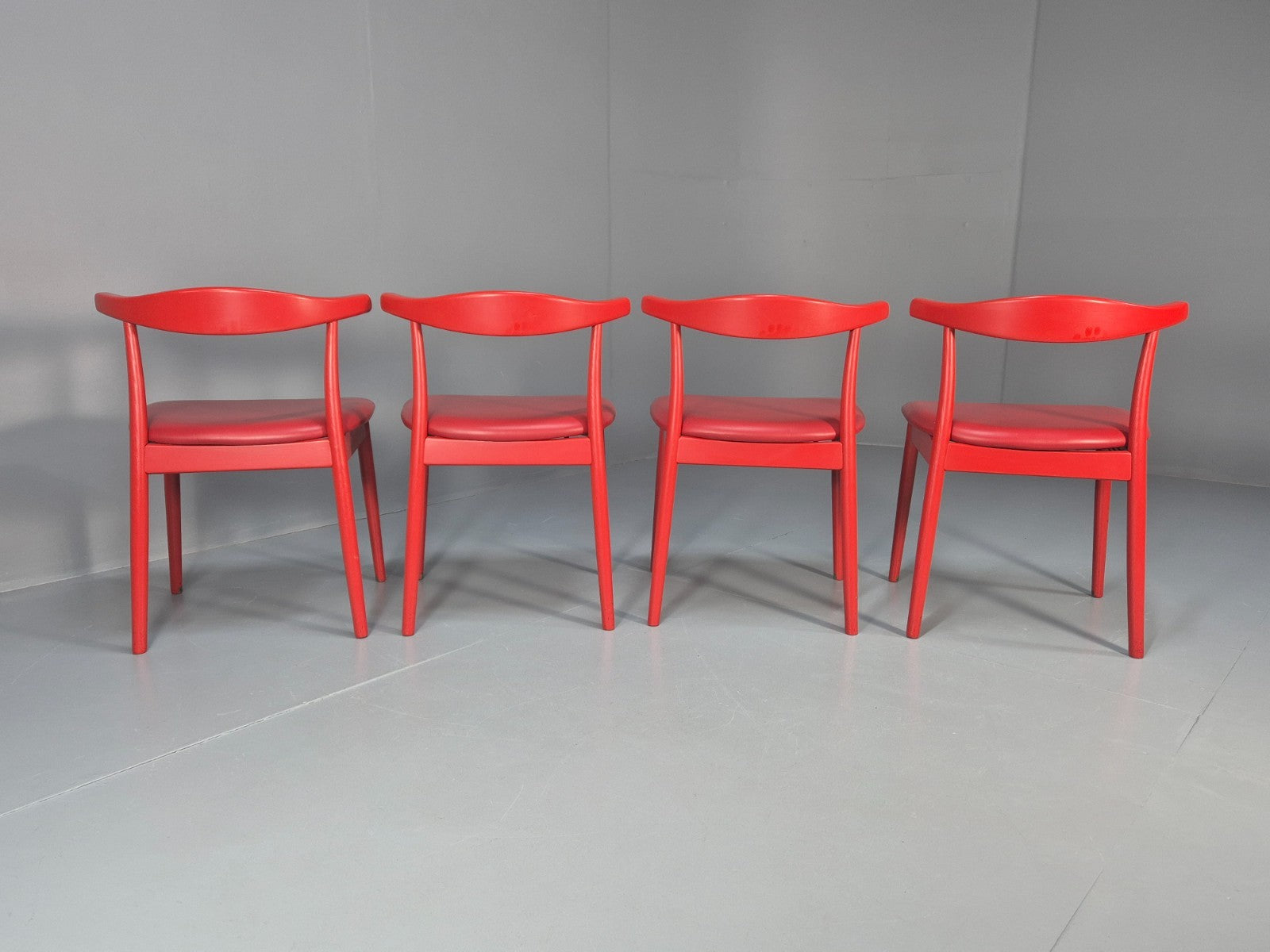 4 Danish Design Dining Chairs in Red Modern Version Wegner Inspired EB10619 MDIN6