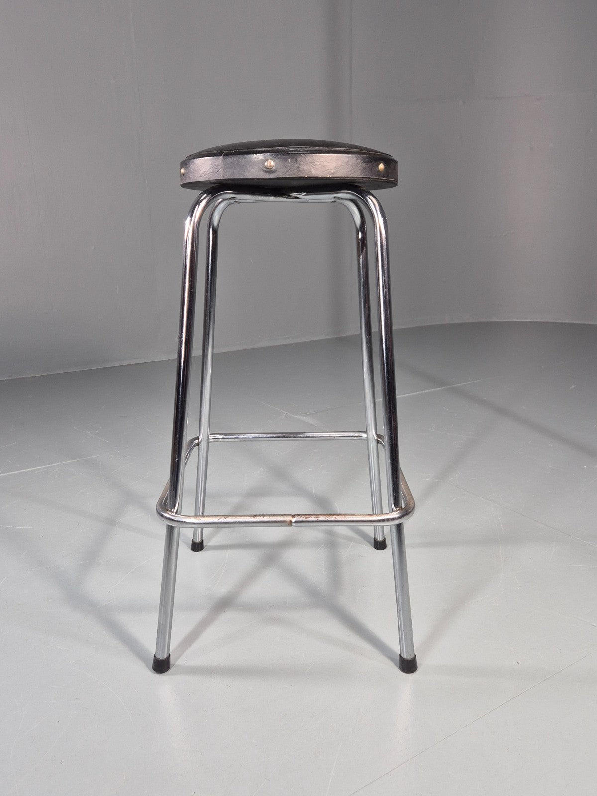 Vintage Bar Stool Black Vinyl and Chrome 1980s Bauhaus style Retro EB11274 MDIN2