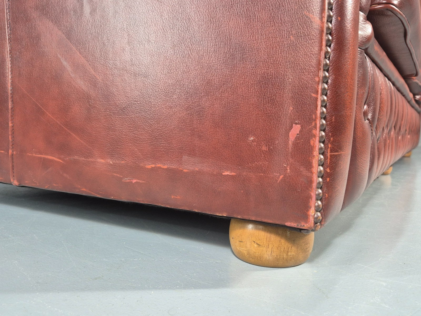 3 Seater Chesterfield Sofa Red Leather Studded Vintage EB10925 VCHE16