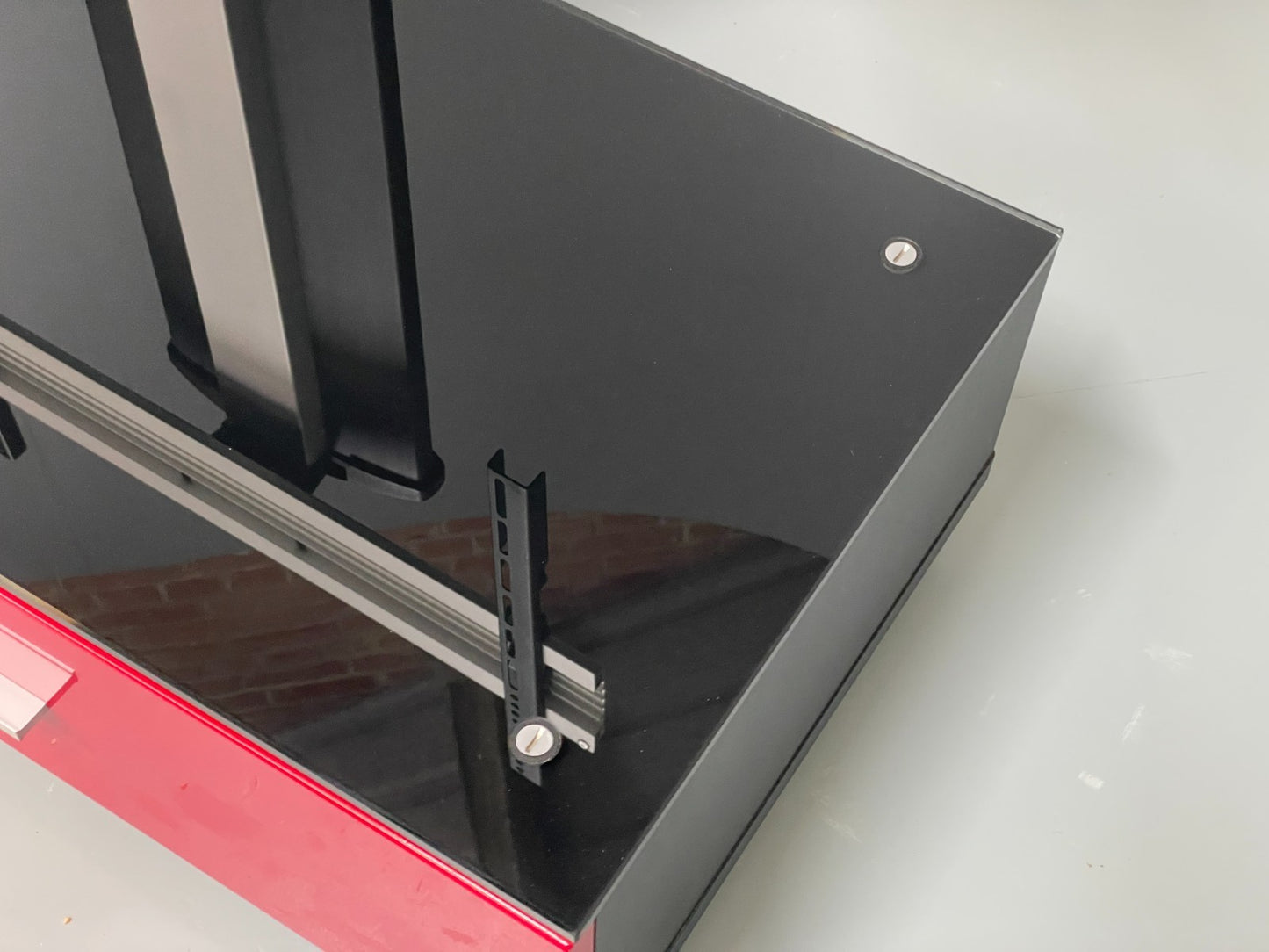 Media Unit TV Stand Modern Red & Black Adjustable TV Mount Drawers EB10951 MWOO6