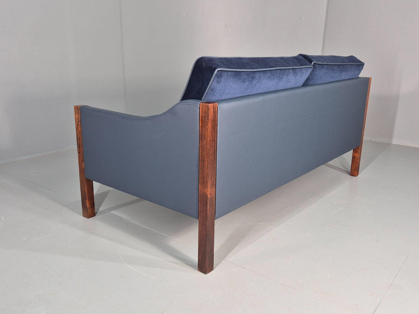 Vntage 2 Seater Sofa Danish Erik Jorgensen New Leather Upholstery  EB11928 M2SS16