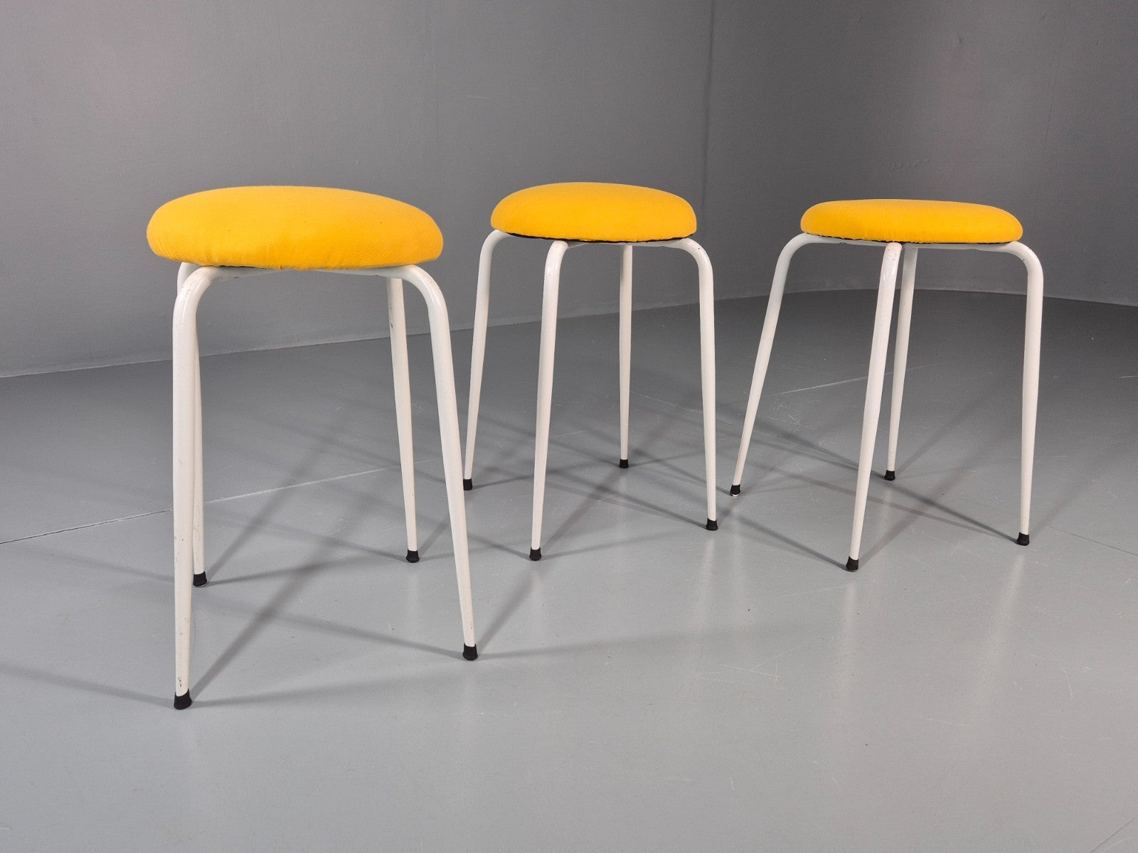 3 1960s Kitchen Stools Yellow Tops White Legs Retro EB11423 MSWI10