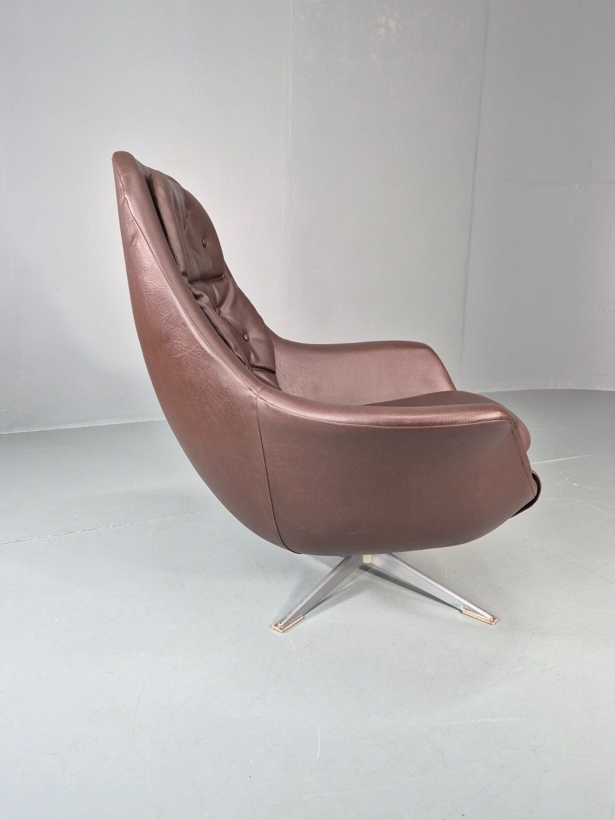 Retro Swivel Bucket Chair 1970s Denmark Brown Vinyl Mid Century EB11415 MSWI4