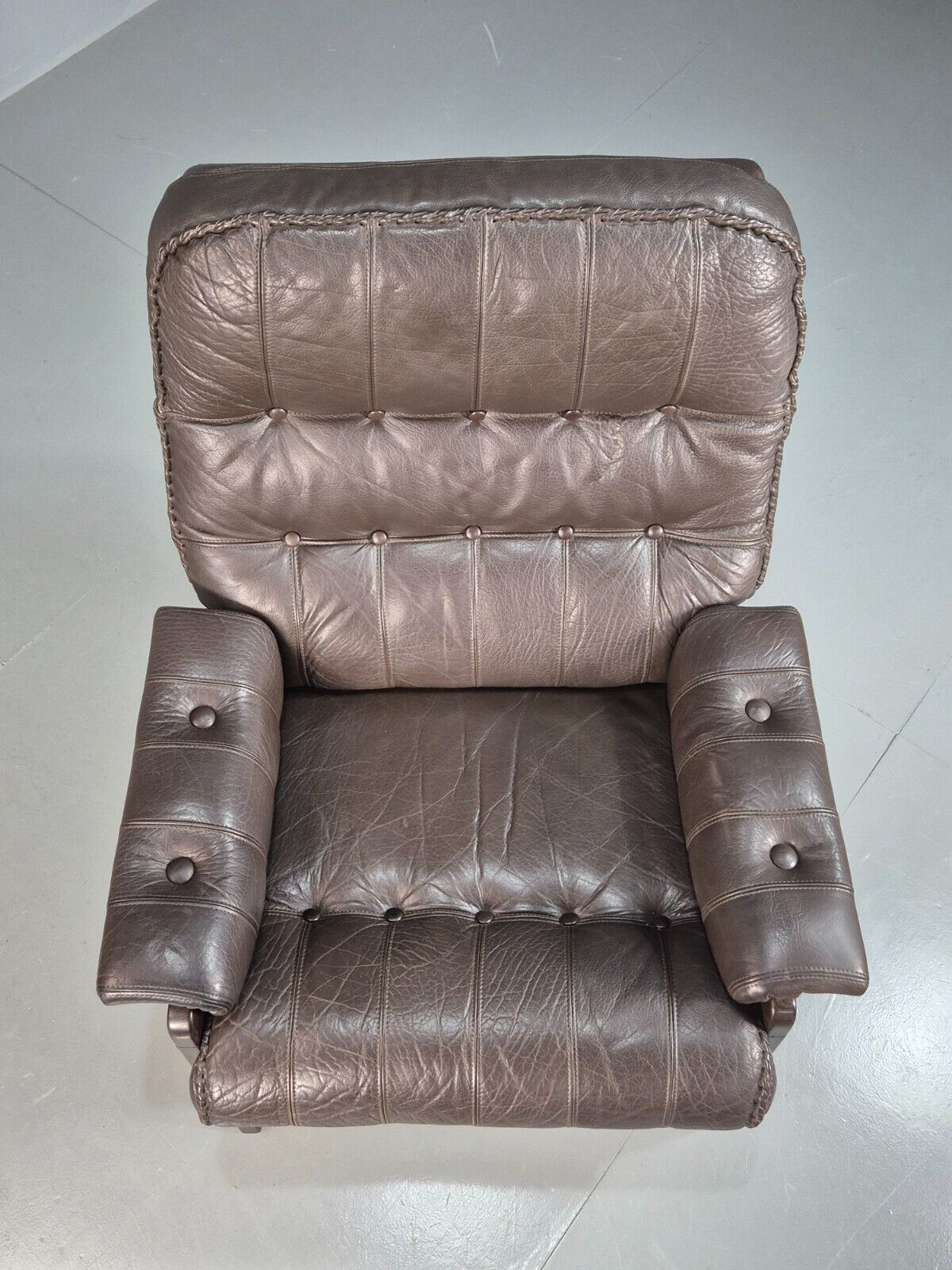 Vintage Danish Lounge Chair Brown Leather Buttoned 1970s Retro MCM EB8239 MNOR - UKDK FURNITURE