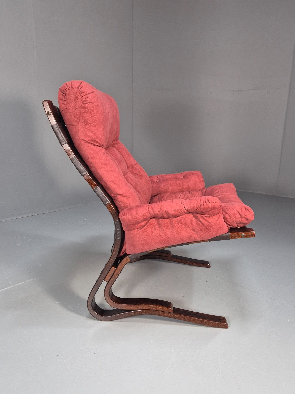 Vintage Red Lounge Chair Skyline Style Bentwood Frame Danish EB10311 MBEN5