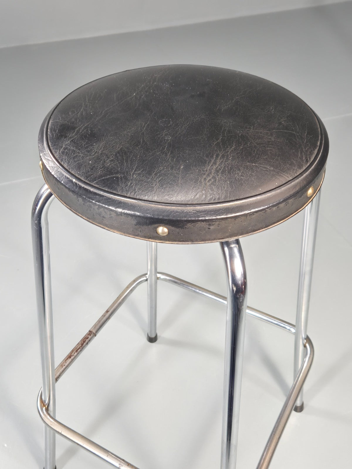 Vintage Bar Stool Black Vinyl and Chrome 1980s Bauhaus style Retro EB11274 MDIN10