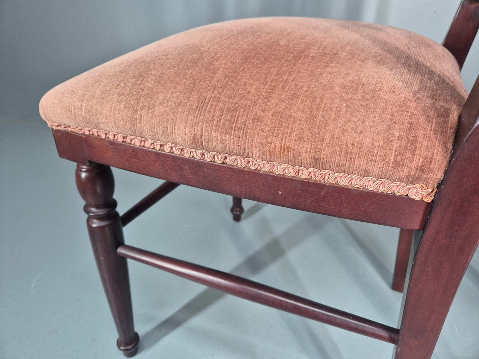 4 1970s Dining Chairs Pink Velour Stylised Regency Style Retro EB11962 VDIN17