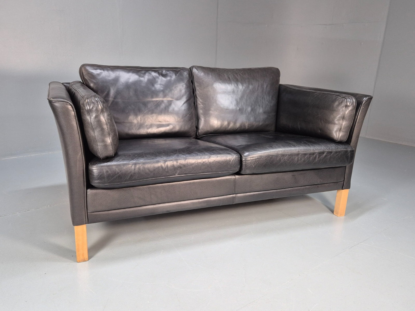 2 Seat Sofa Vintage Danish Black Leather 1970s Retro MId Century EB10112 M2SS0