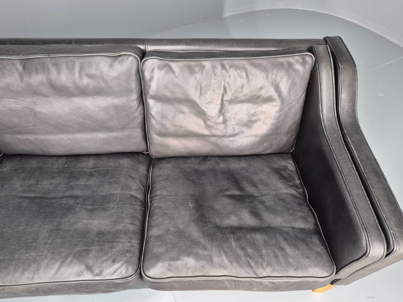 Vintage 3 Seat Sofa Black Leather Danish 1980s Retro Mid Century EB10479 M3SS9