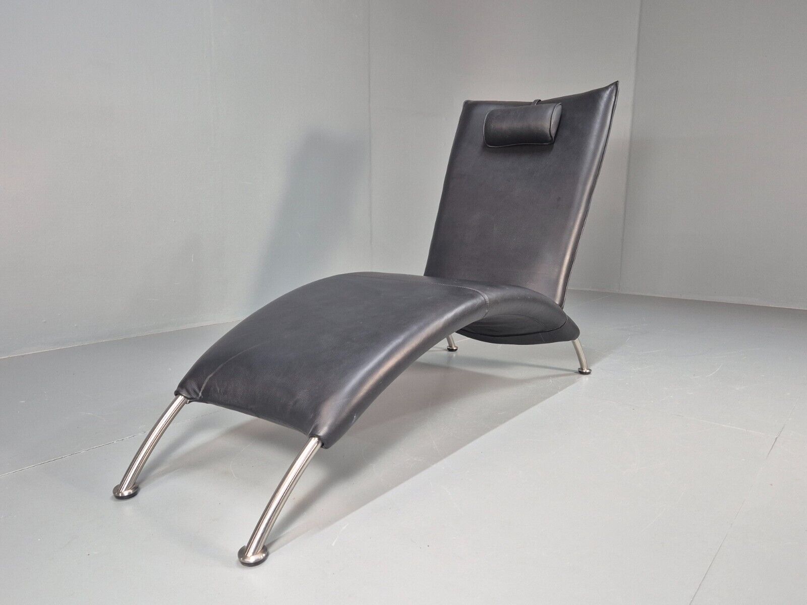 Vintage Chaise Daybed Black Leather Chrome Modern Design Retro Siren EB8911 M4SS - UKDK FURNITURE