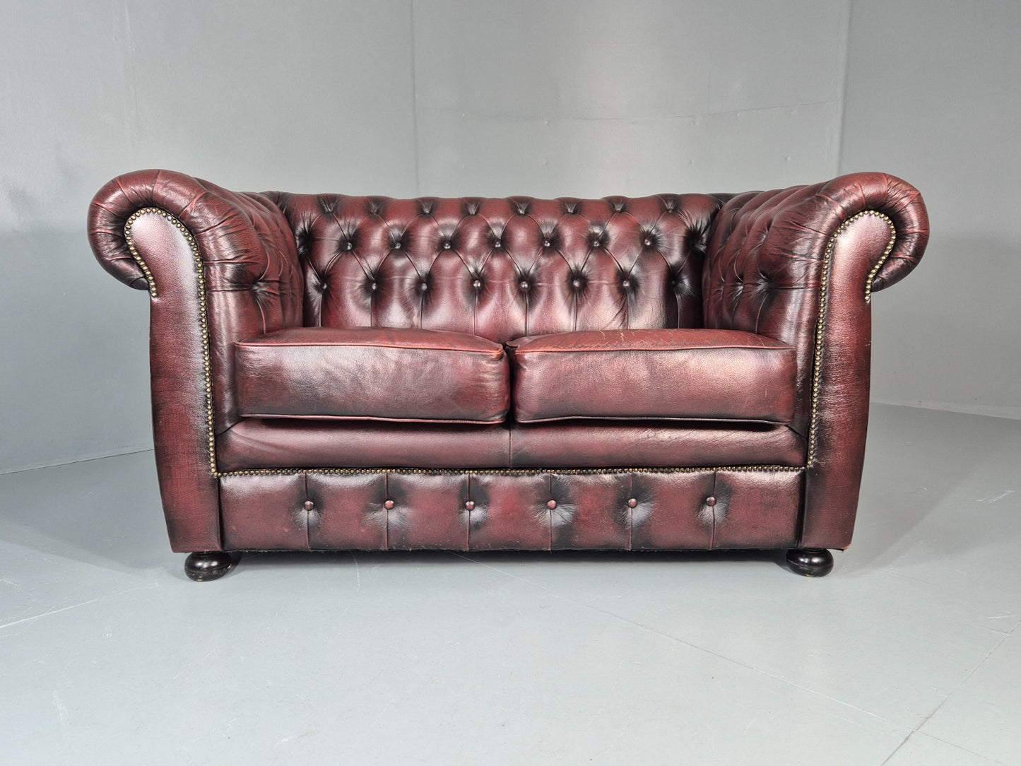 Two Seat Vintage Chesterfield Sofa Red Leather 1980s Retro EB11360 VCHE4