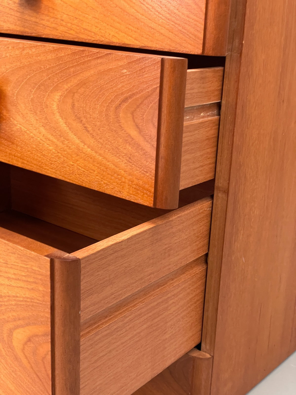 Vintage Stag Teak Desk Dresser Drawers Retro 1970s EB11792 MWOO7